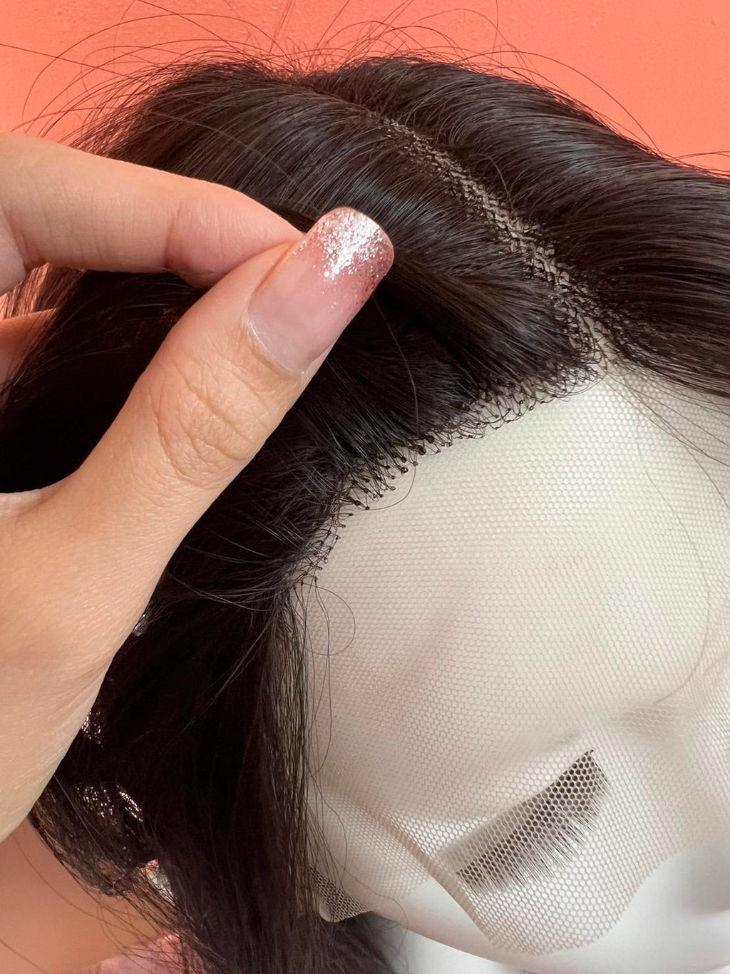 รหัส TP - วิกผมลอนแสกกลาง(ทอมือตัวTตัดขอบแล้ว) ความยาว 70 ซม. (แถมเน็ตถุงน่อง+ขาตั้ง+หวี+สเปรย์)