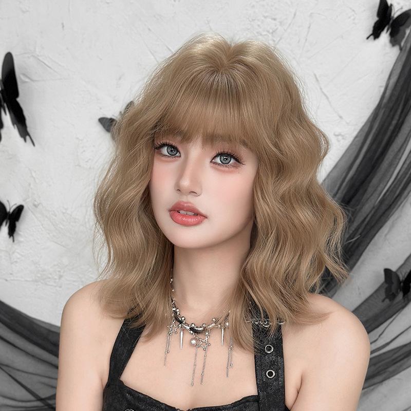 เบอร์ 560 : รหัส Melody - วิกผมลอนหยิก - มีหน้าม้า ความยาว 45 ซม. หนังศีรษะเทียมซิกแซก (แถมเน็ต+ขาตั้ง+ของแถม)